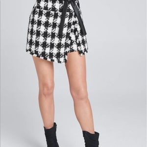 Black & White Tweed Skort With Belt